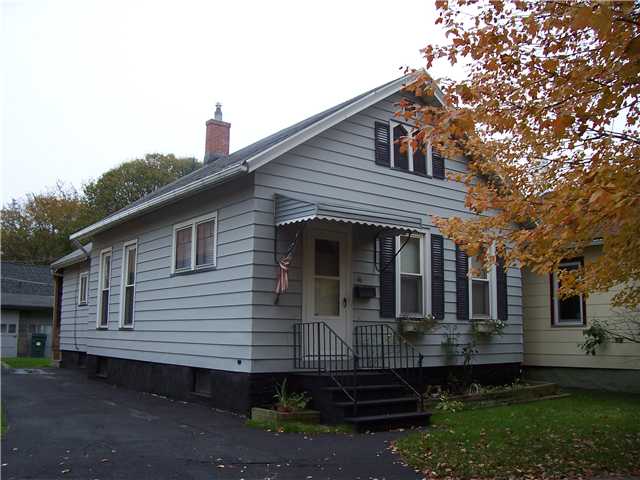 46 Mt Vernon Avenue Rochester, NY 14620 - Photo 1 of 1 Exterior Front FRONT VIEW