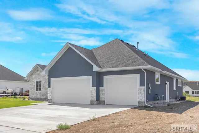 $770,000 | 5715 Long Cove Drive, Idaho Falls, ID 83404