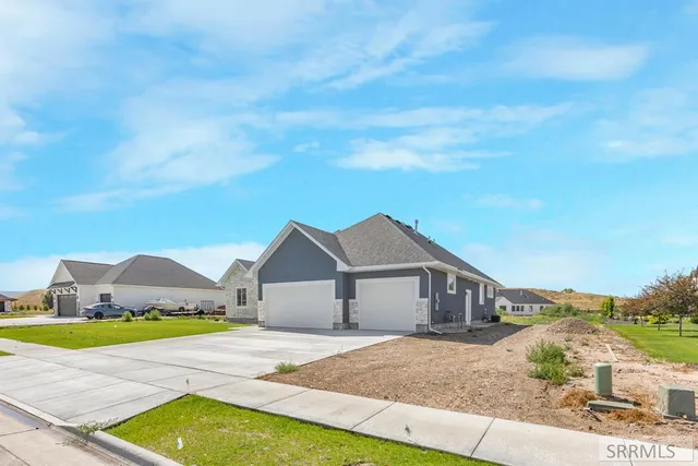 $770,000 | 5715 Long Cove Drive, Idaho Falls, ID 83404