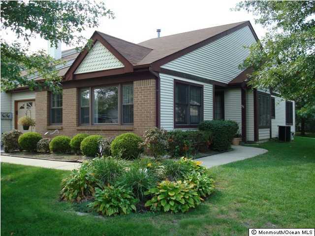 55 Riva Boulevard Brick, NJ 08723 - Photo 1 of 3 Primary Photo