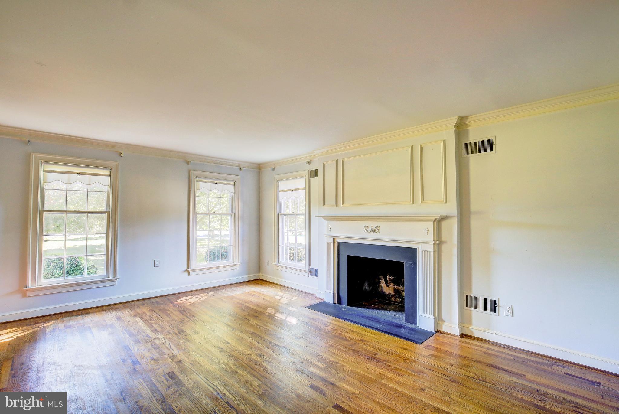 12404 Beall Spring Road Potomac, MD 20854 - Photo 4 of 26 Family Room