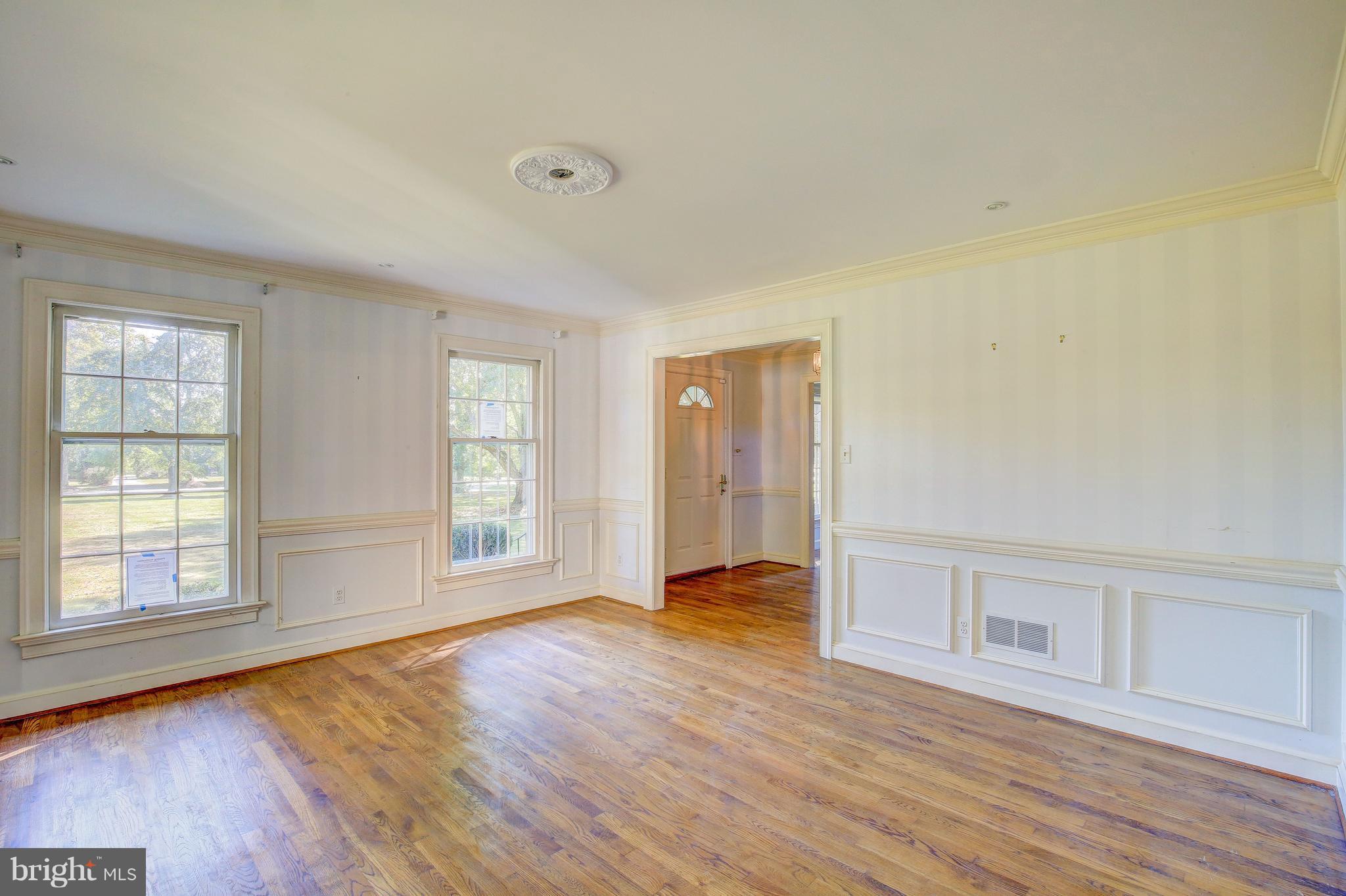 12404 Beall Spring Road Potomac, MD 20854 - Photo 5 of 26 Dining Room
