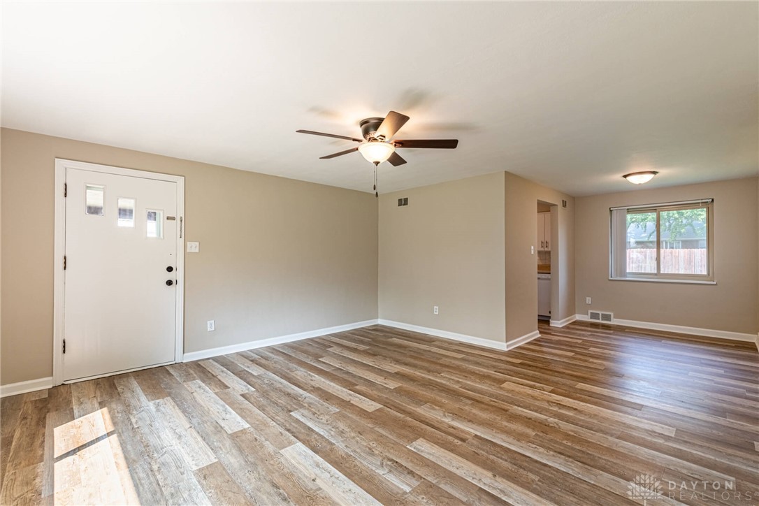 937 East Stroop Road Dayton, OH 45429 - Photo 4 of 20
