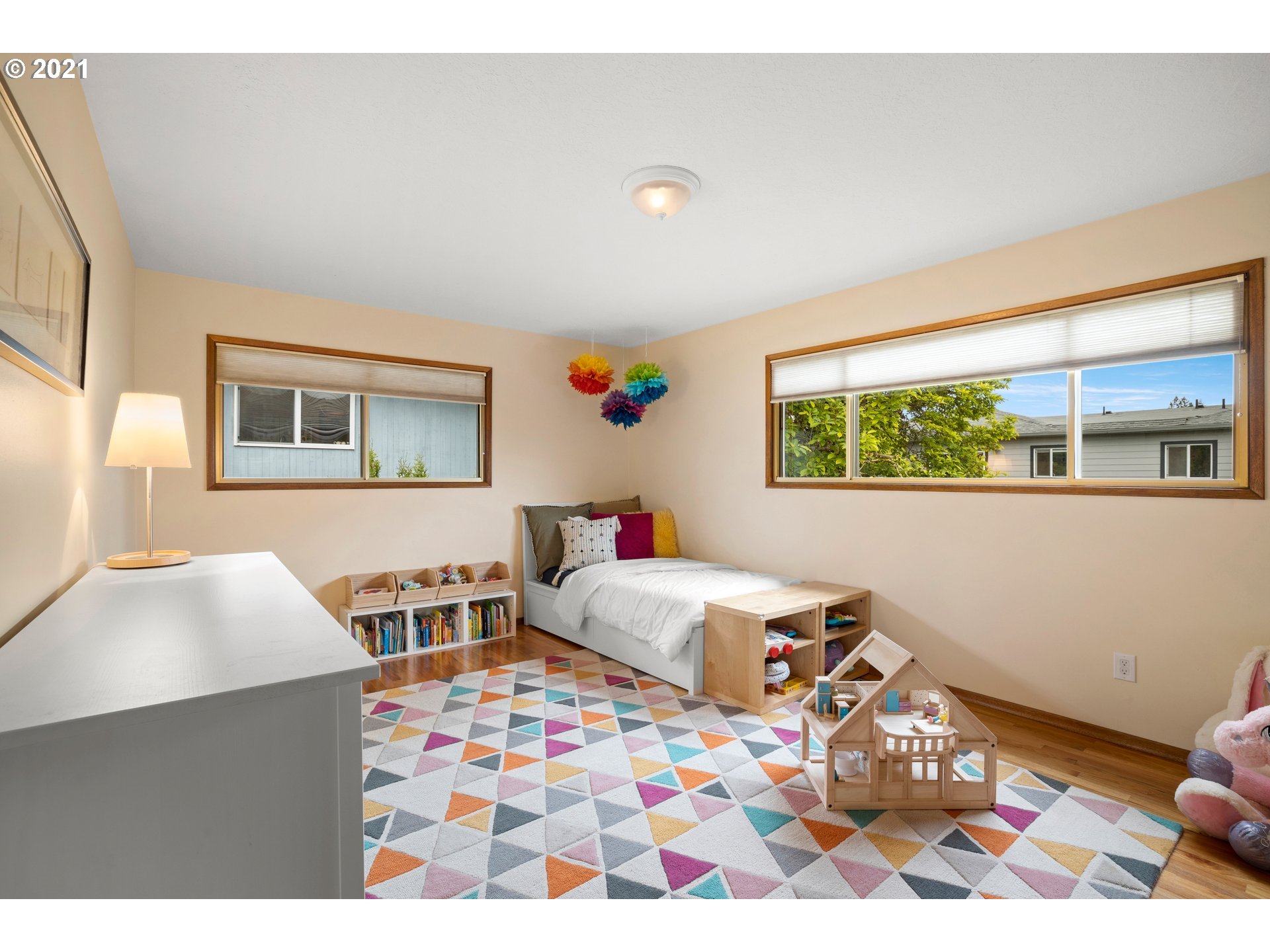 3217 Southwest Ridge Drive Portland, OR 97219 - Photo 17 of 32 Gallery Image 17