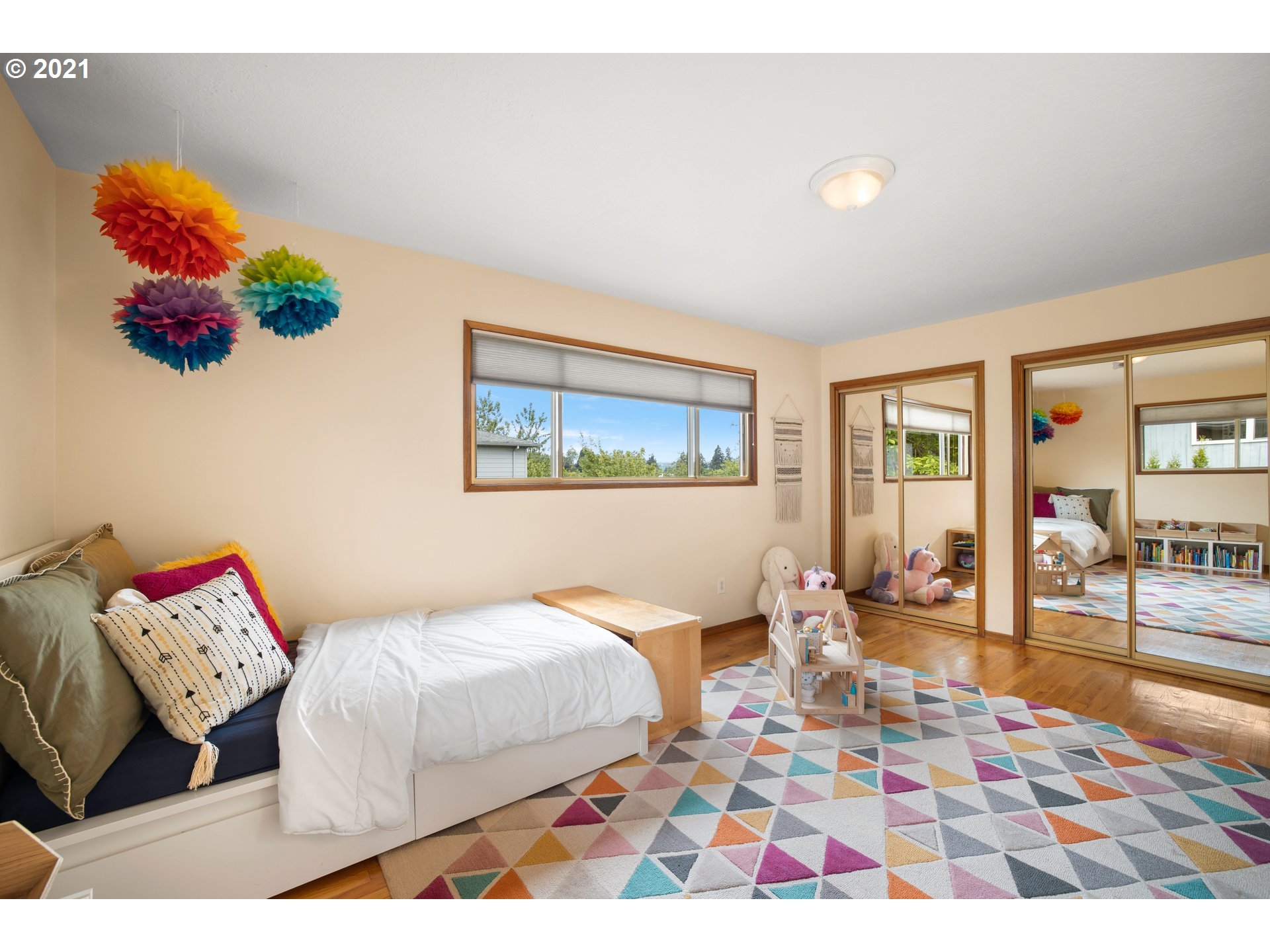 3217 Southwest Ridge Drive Portland, OR 97219 - Photo 18 of 32 Gallery Image 18