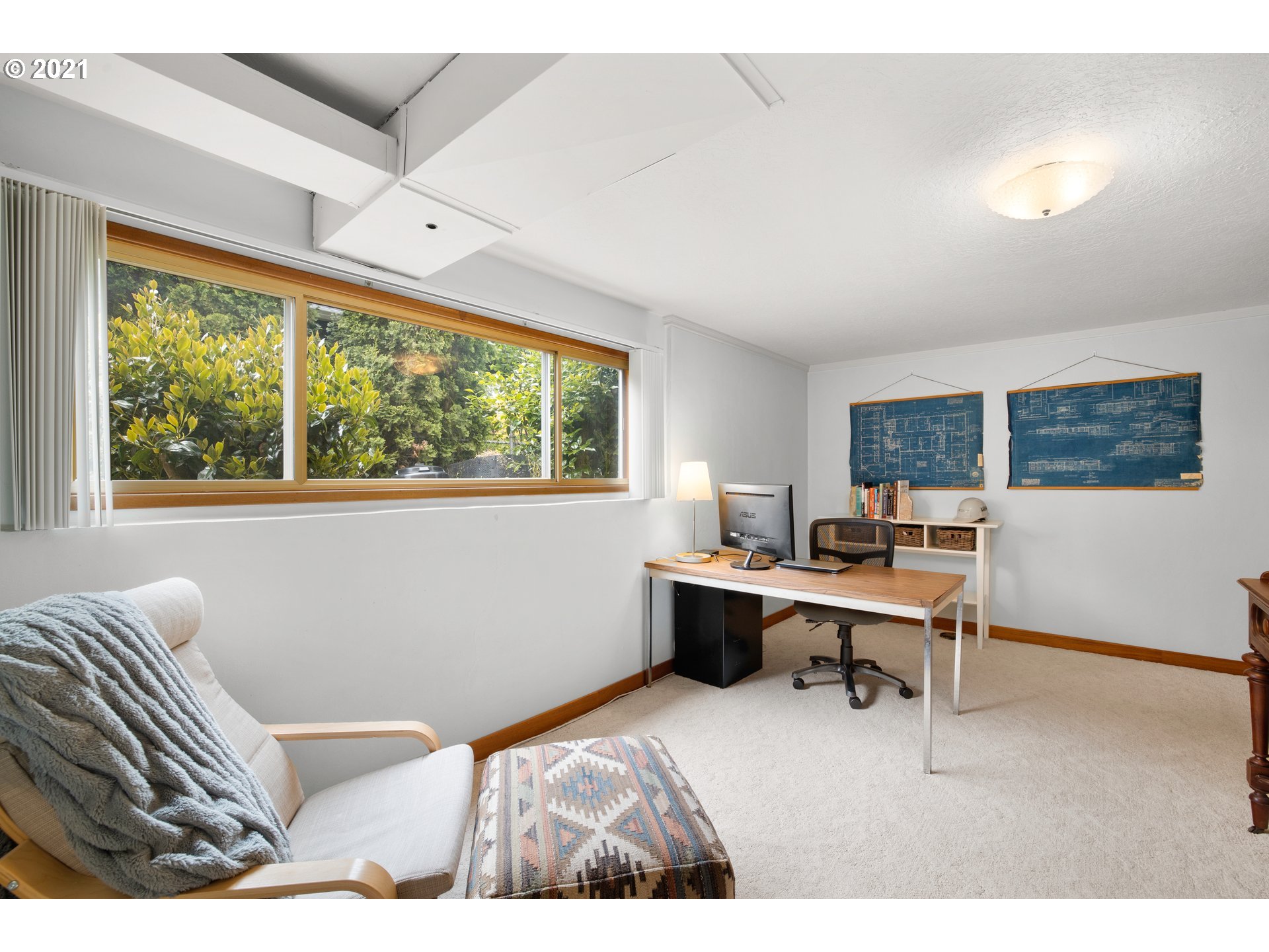 3217 Southwest Ridge Drive Portland, OR 97219 - Photo 22 of 32 Gallery Image 22