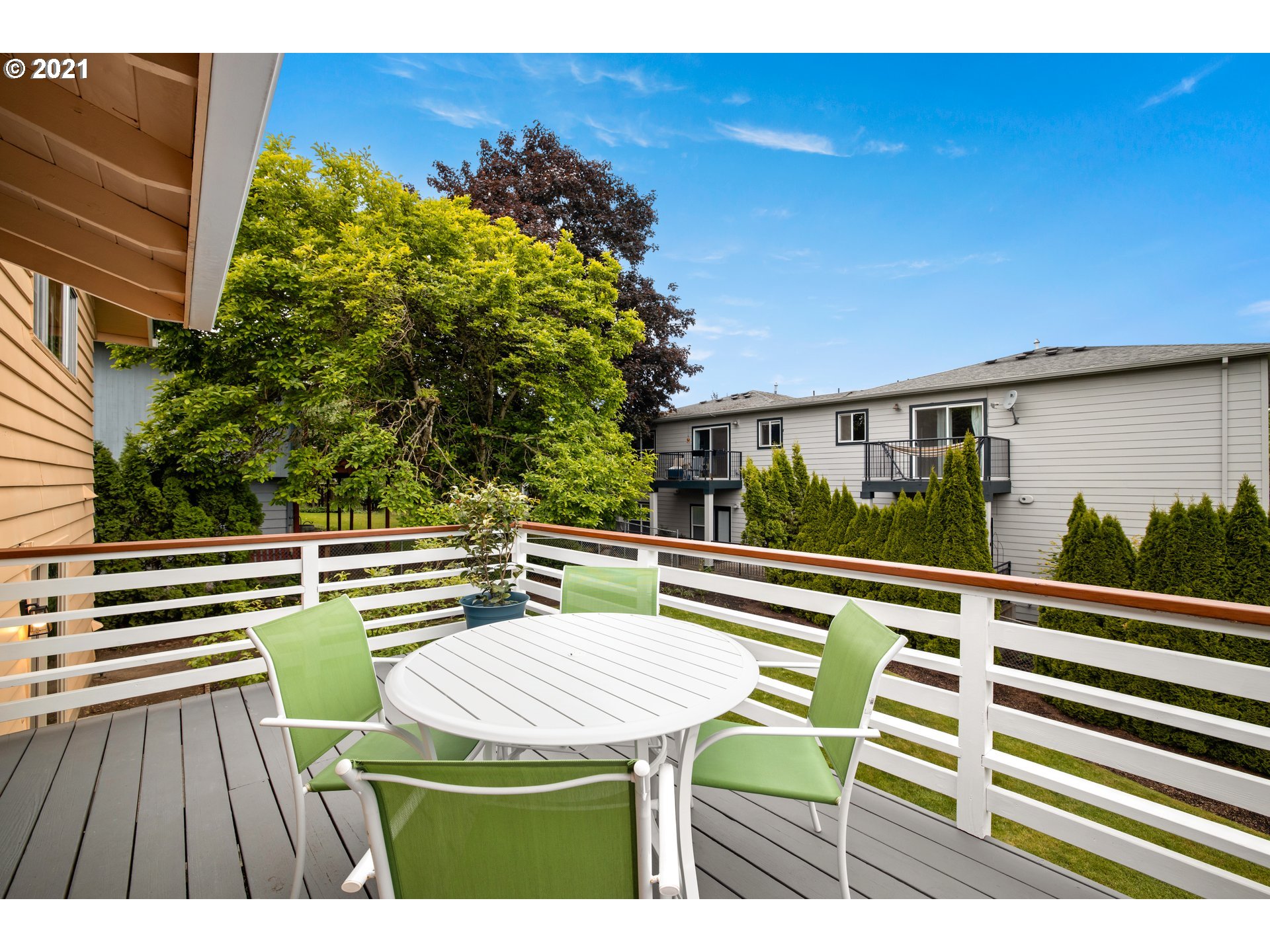 3217 Southwest Ridge Drive Portland, OR 97219 - Photo 28 of 32 Gallery Image 28