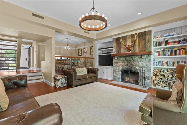 $1,295,000 | 327 Topnotch Drive, Unit 327B, Stowe, VT 05672