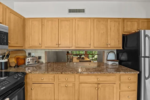 $1,295,000 | 327 Topnotch Drive, Unit 327B, Stowe, VT 05672