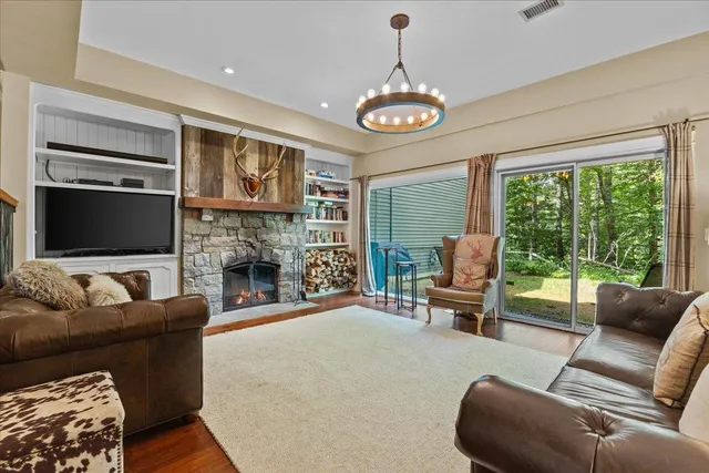$1,295,000 | 327 Topnotch Drive, Unit 327B, Stowe, VT 05672