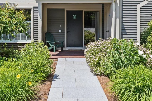 $1,295,000 | 327 Topnotch Drive, Unit 327B, Stowe, VT 05672