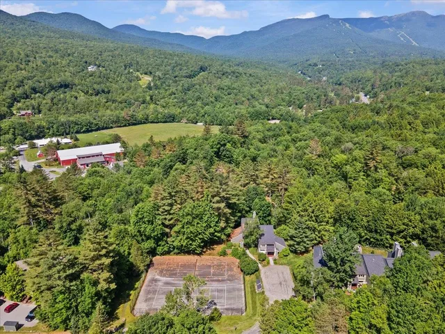 $1,295,000 | 327 Topnotch Drive, Unit 327B, Stowe, VT 05672