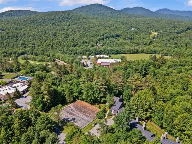 $1,295,000 | 327 Topnotch Drive, Unit 327B, Stowe, VT 05672