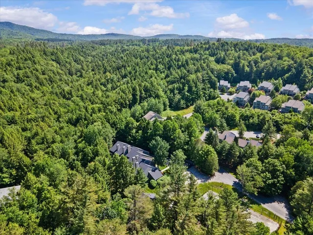 $1,295,000 | 327 Topnotch Drive, Unit 327B, Stowe, VT 05672