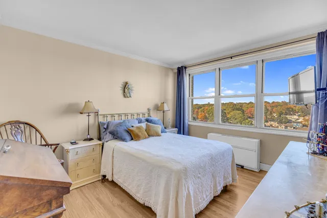 $220,000 | 2625 Park Avenue, Unit 12L, Bridgeport, CT 06604