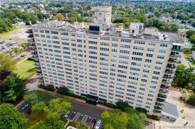 $220,000 | 2625 Park Avenue, Unit 12L, Bridgeport, CT 06604
