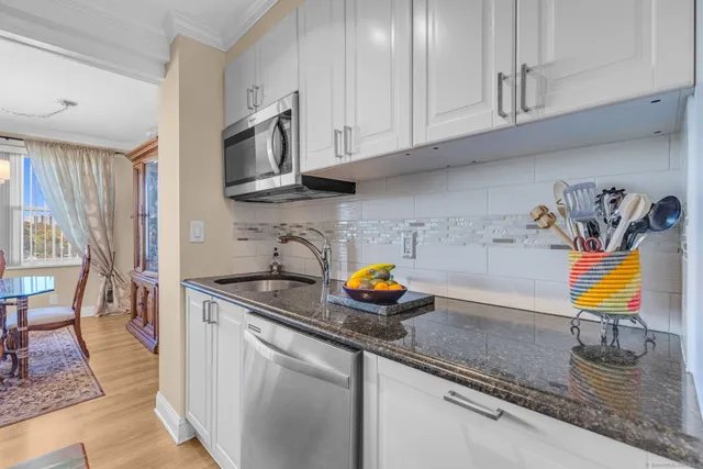 $220,000 | 2625 Park Avenue, Unit 12L, Bridgeport, CT 06604