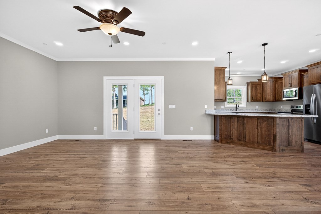 4605 Shipley Road Cookeville, TN 38501 - Photo 3 of 13