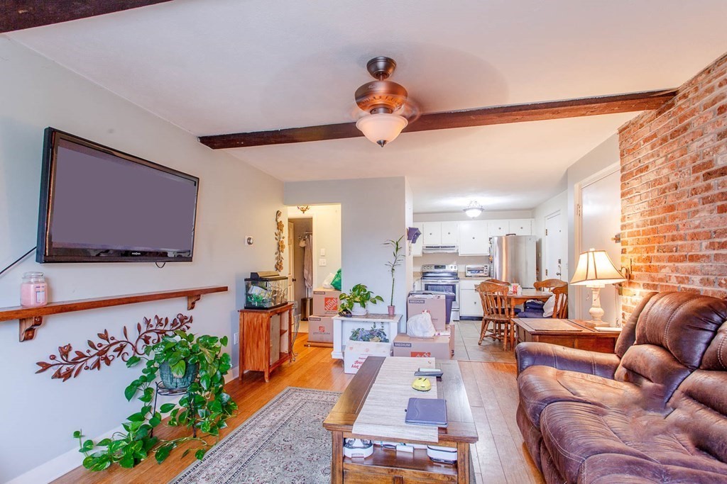 38 Bennett Street, Unit 3D Wakefield, MA 01880 - Photo 8 of 12