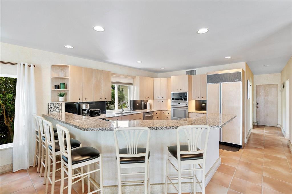 2484 Southeast 12th Street Pompano Beach, FL 33062 - Photo 14 of 61