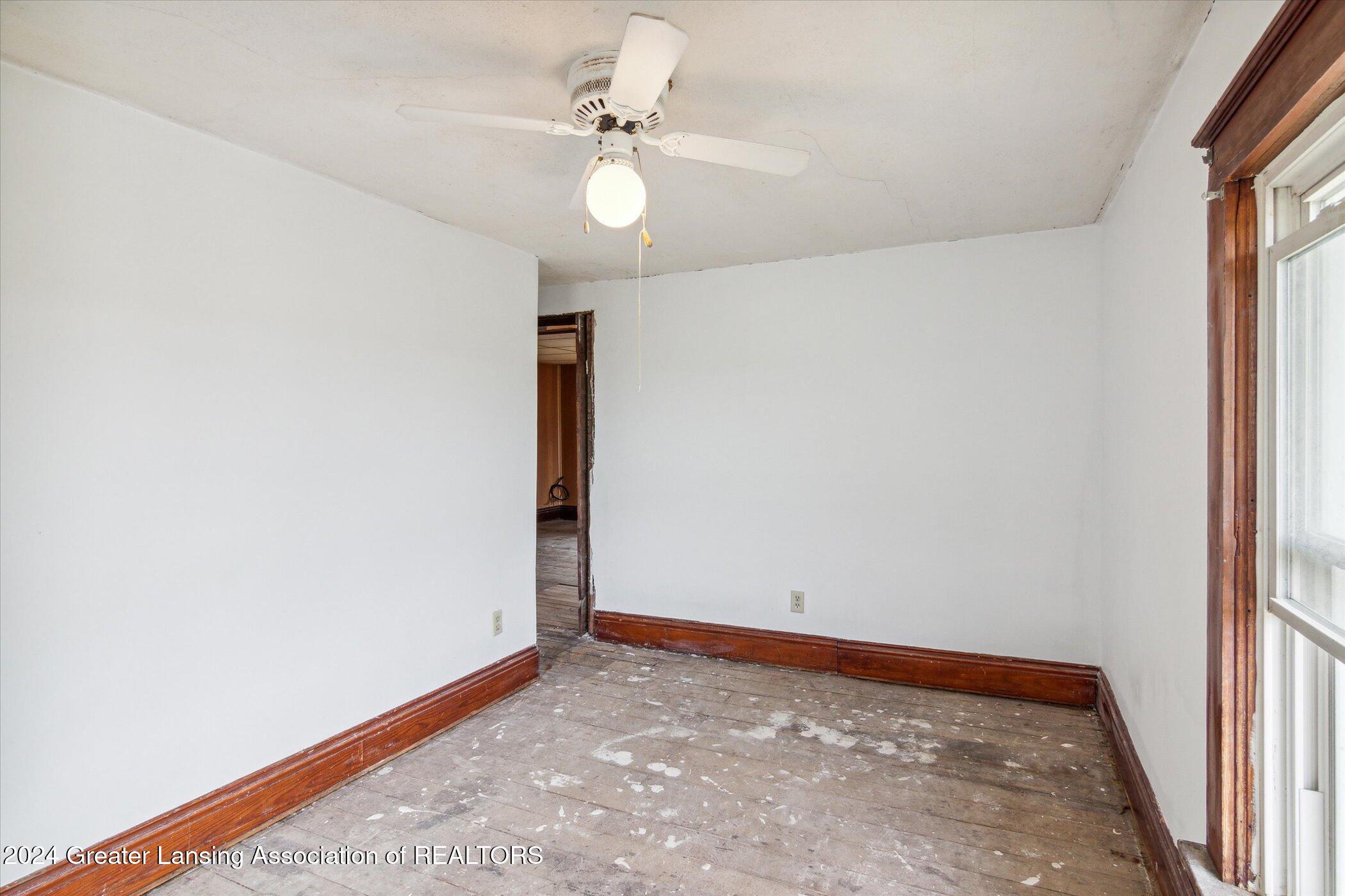 7437 Woerner Road Adrian, MI 49221 - Photo 27 of 77 27-7437-Woerner-Rd-Adrian-MI-49221-Windo