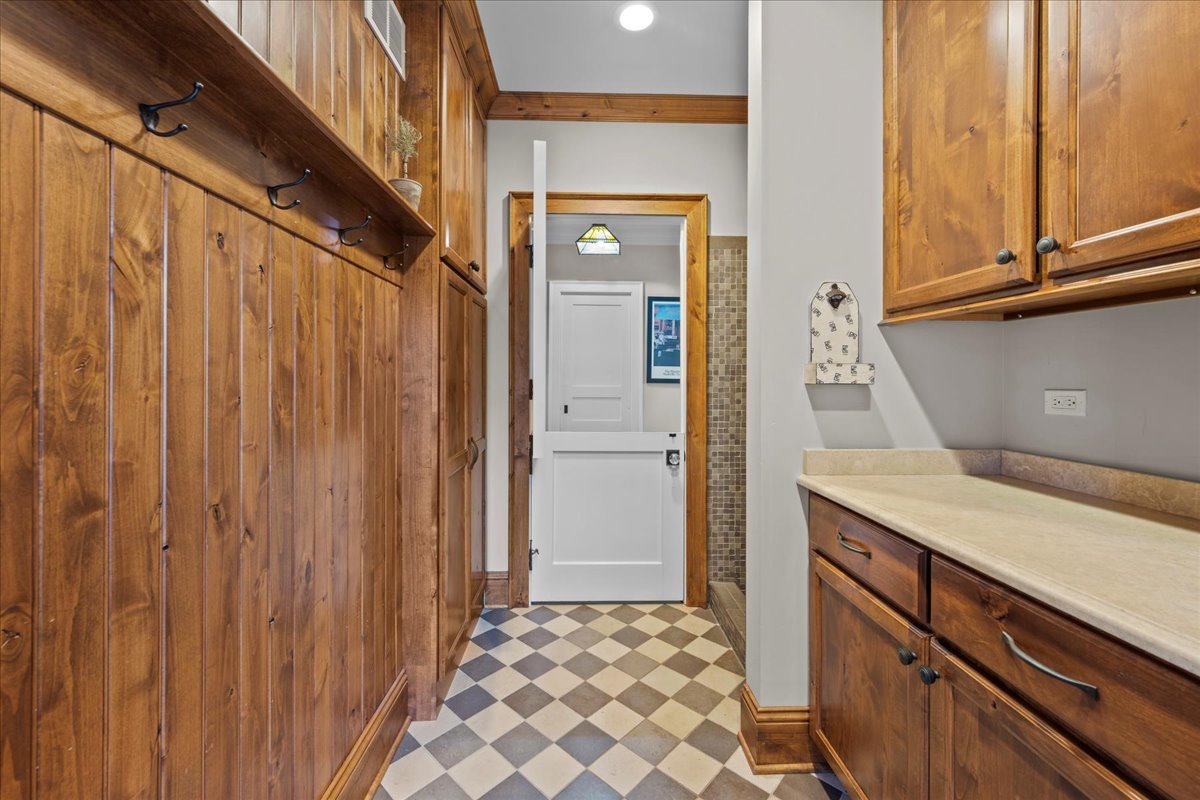 158 Atteridge Road Lake Forest, IL 60045 - Photo 16 of 36