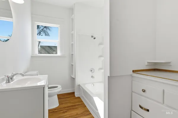 $329,900 | 107 West Main Street, Declo, ID 83323