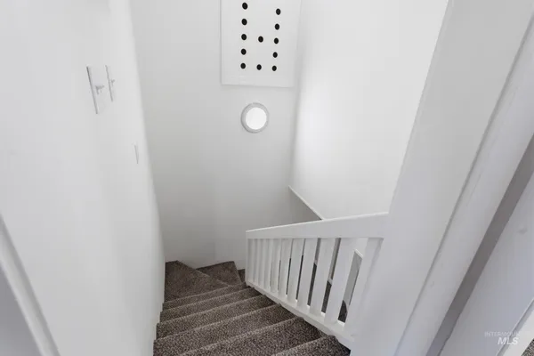 $329,900 | 107 West Main Street, Declo, ID 83323