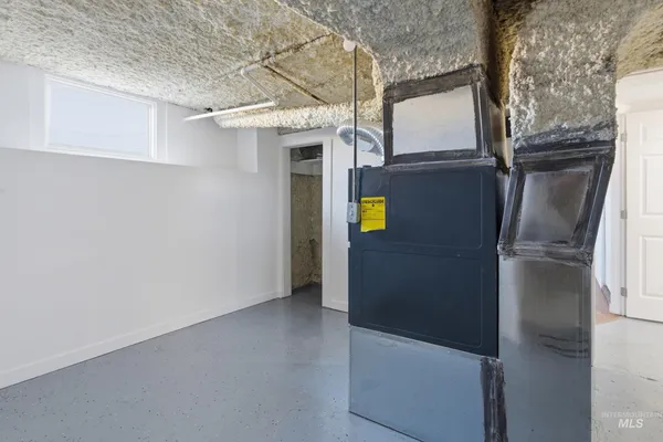 $329,900 | 107 West Main Street, Declo, ID 83323