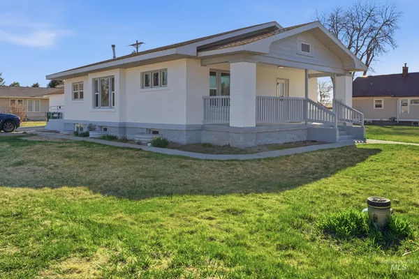 $329,900 | 107 West Main Street, Declo, ID 83323