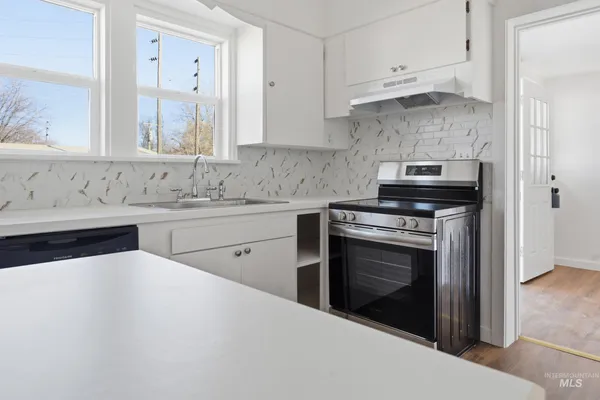 $329,900 | 107 West Main Street, Declo, ID 83323