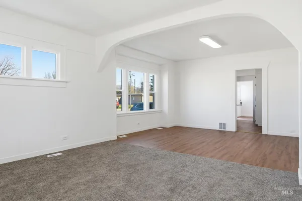 $329,900 | 107 West Main Street, Declo, ID 83323