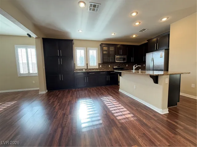 $2,070 | 9172 Domina Royal Street, Las Vegas, NV 89148
