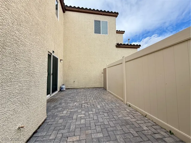 $2,070 | 9172 Domina Royal Street, Las Vegas, NV 89148