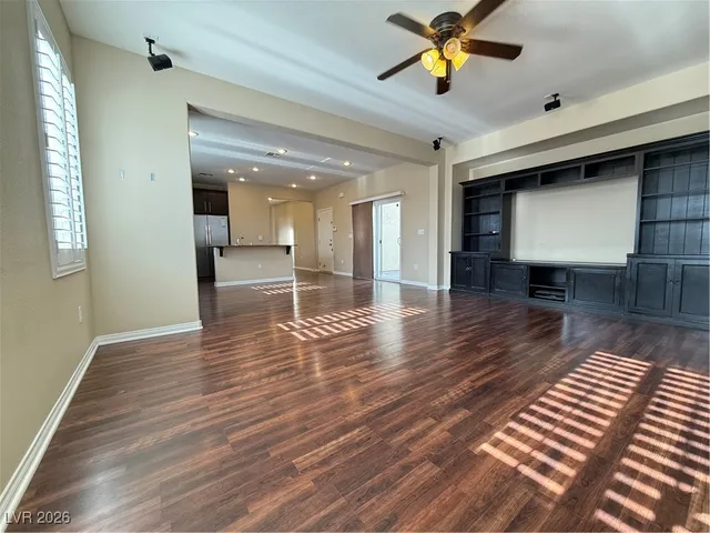 $2,070 | 9172 Domina Royal Street, Las Vegas, NV 89148