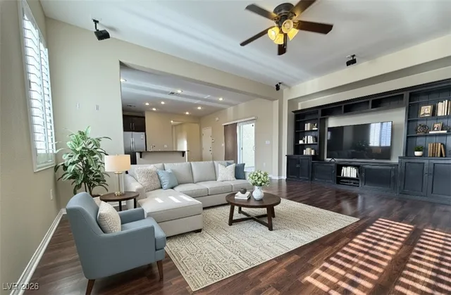 $2,070 | 9172 Domina Royal Street, Las Vegas, NV 89148