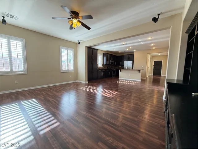 $2,070 | 9172 Domina Royal Street, Las Vegas, NV 89148