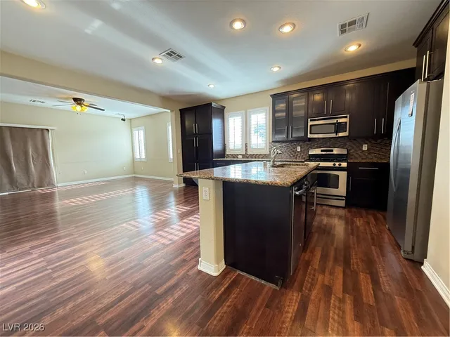 $2,070 | 9172 Domina Royal Street, Las Vegas, NV 89148