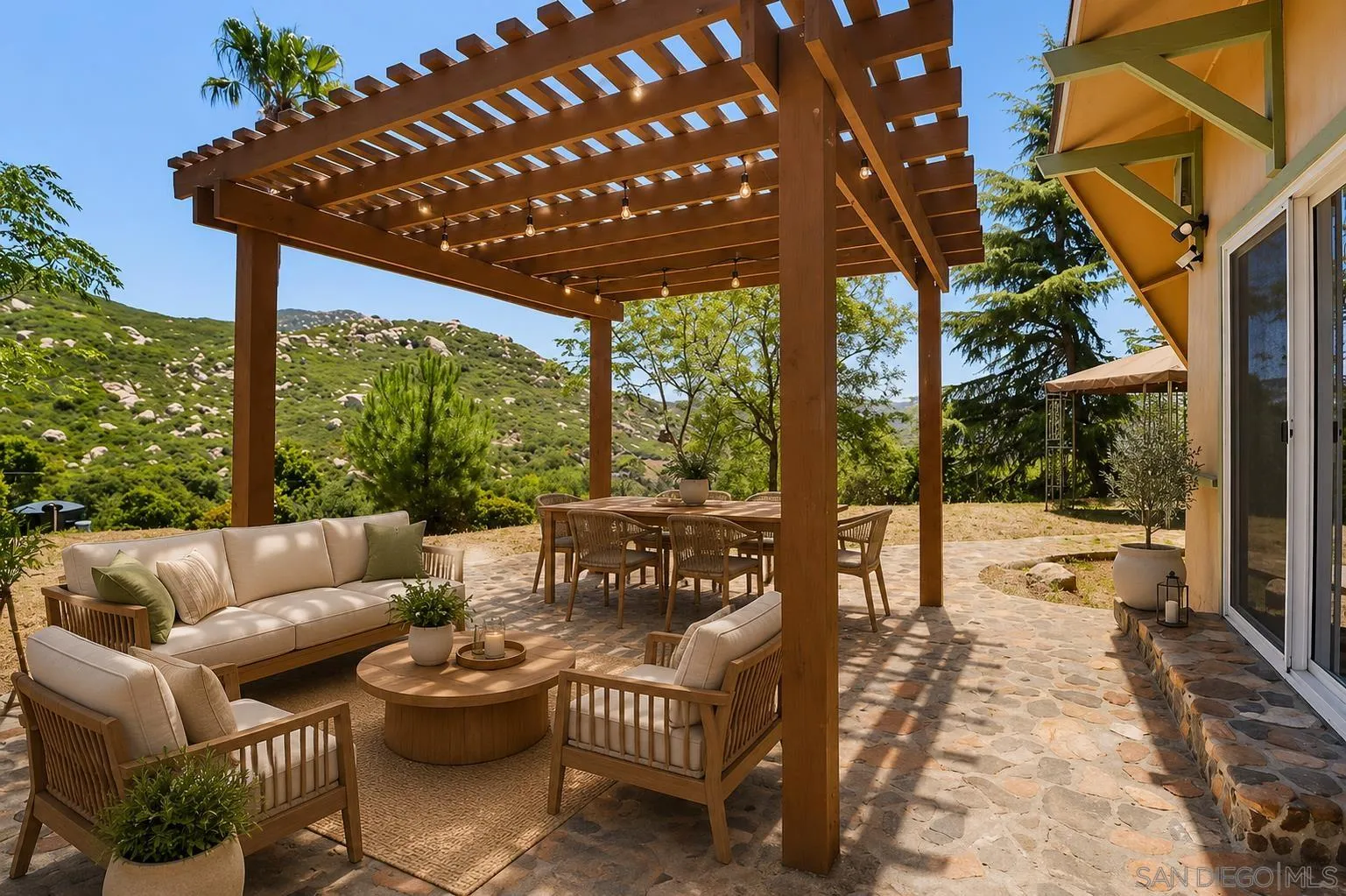 2650 Honey Springs Road Jamul, CA 91935 - Photo 14 of 21 Digitally Altered. Original Image (https://zimg.paragon.ice.com/ParagonImages/Property/PA/SDMLS/-523871/4/120/90/cb9b8f59da6b5e84ab8f352324073768/3/1504e65d03b62ed2ea4bb0374adfed66/-523871-1a39bfba-9c2a-4cbf-bdd0-74516bd85daf.JPG)