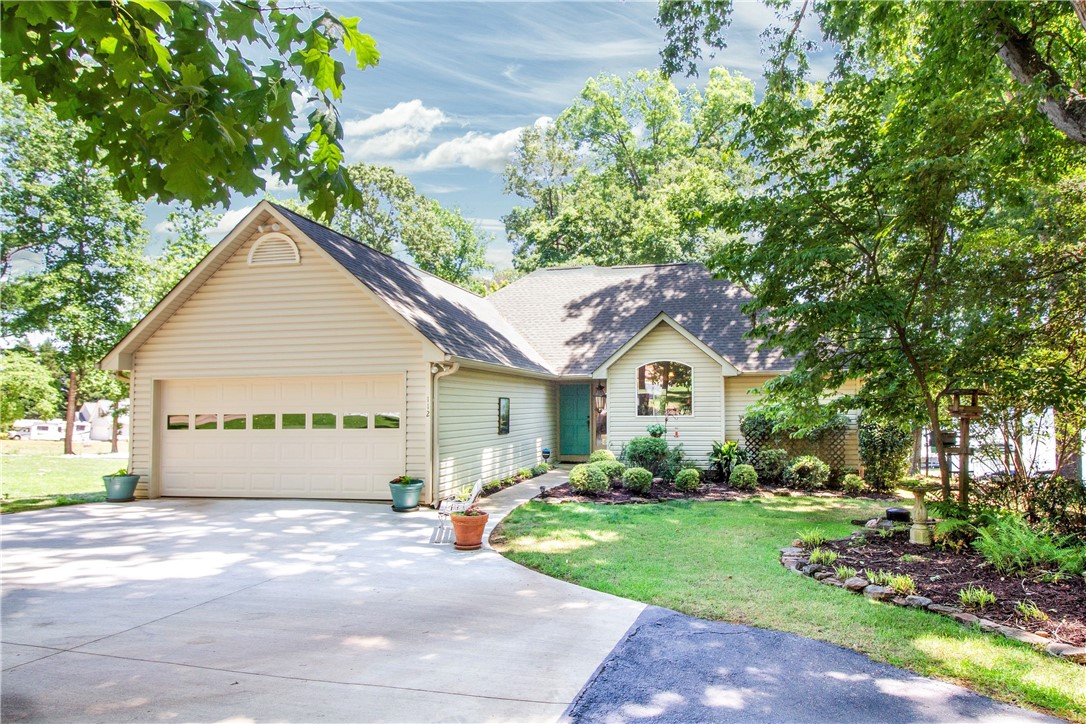 112 Quiet Way Anderson, SC 29626 - Photo 1 of 33 Gallery Image 1