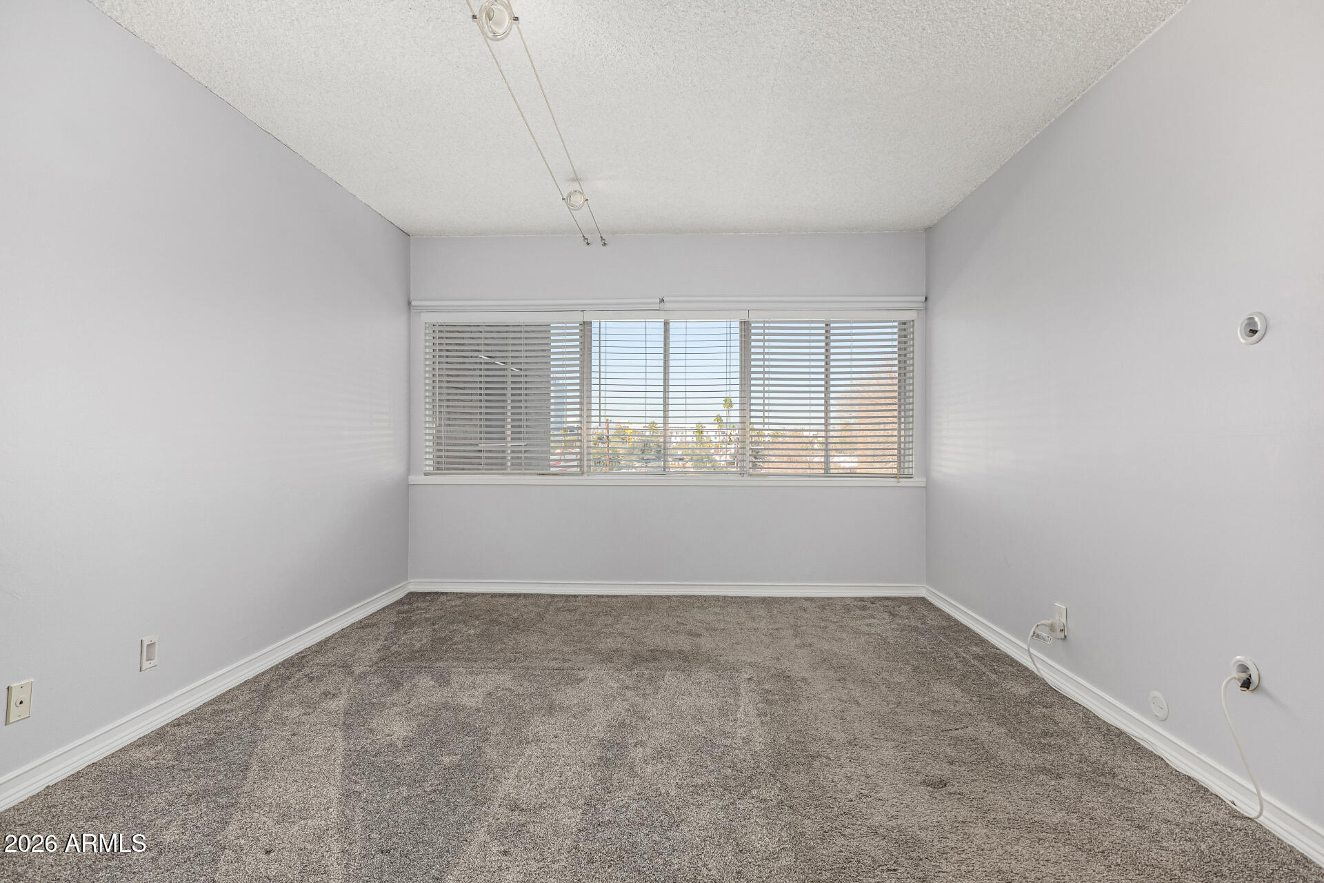 349 East Thomas Road, Unit E407 Phoenix, AZ 85012 - Photo 12 of 34 13-Thomas