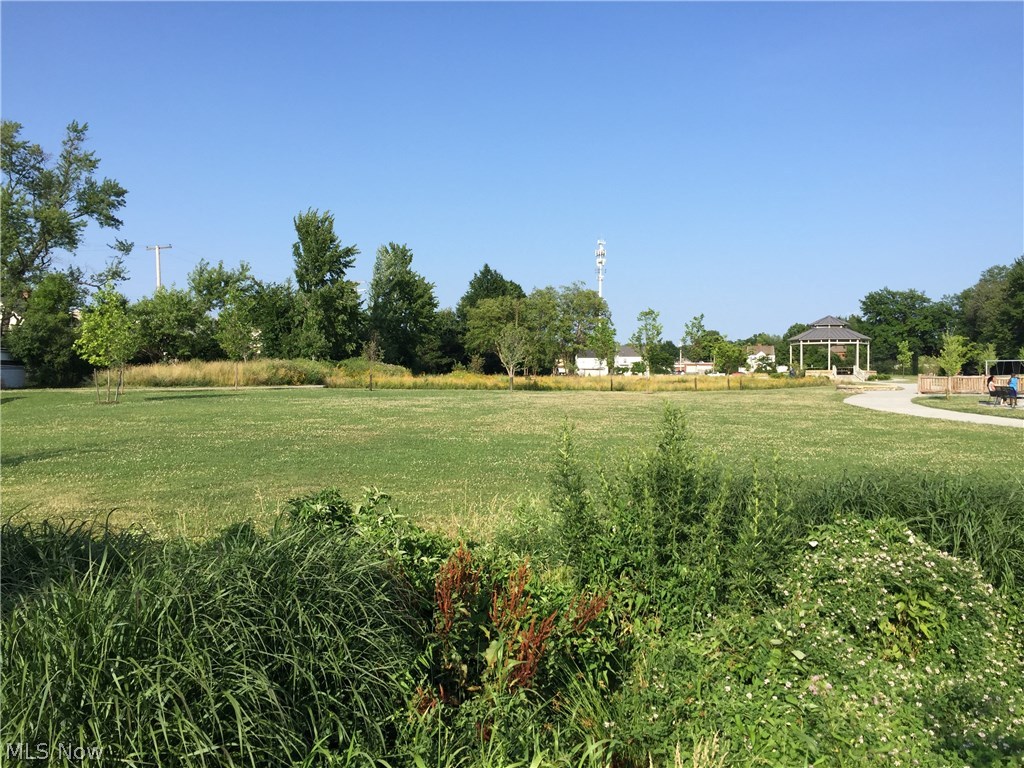 2328 Traymore Road Cleveland, OH 44118 - Photo 25 of 25 Community park green space and gazebo