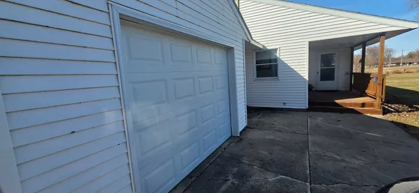 $159,900 | 300 Central Avenue South, Hollandale, MN 56045