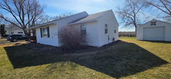 $159,900 | 300 Central Avenue South, Hollandale, MN 56045