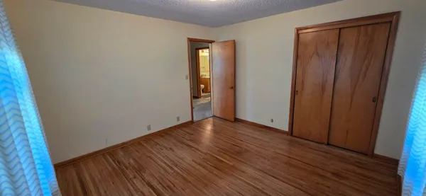 $159,900 | 300 Central Avenue South, Hollandale, MN 56045