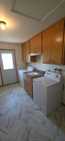 $159,900 | 300 Central Avenue South, Hollandale, MN 56045