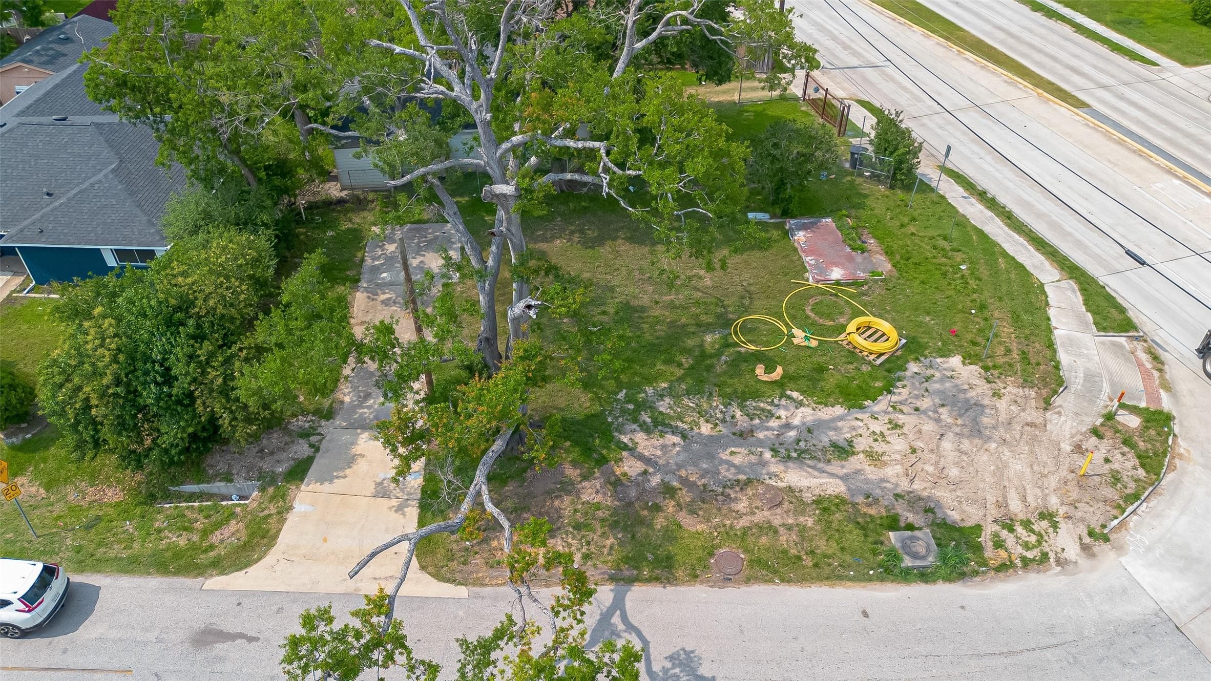9905 Fulton Street Houston, TX 77076 - Photo 2 of 5 Aerial Corner View