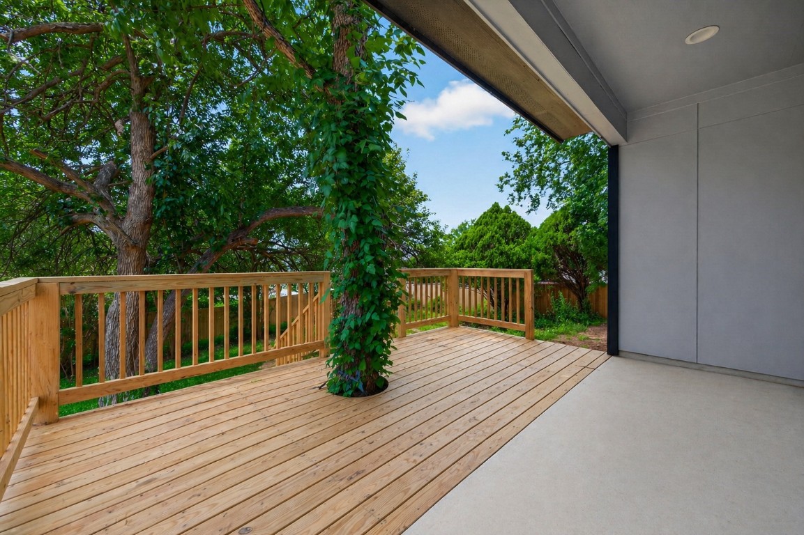 12431 Green Ridge Drive Willis, TX 77318 - Photo 28 of 37 Large covered patio for outdoor relaxation or entertaining. V