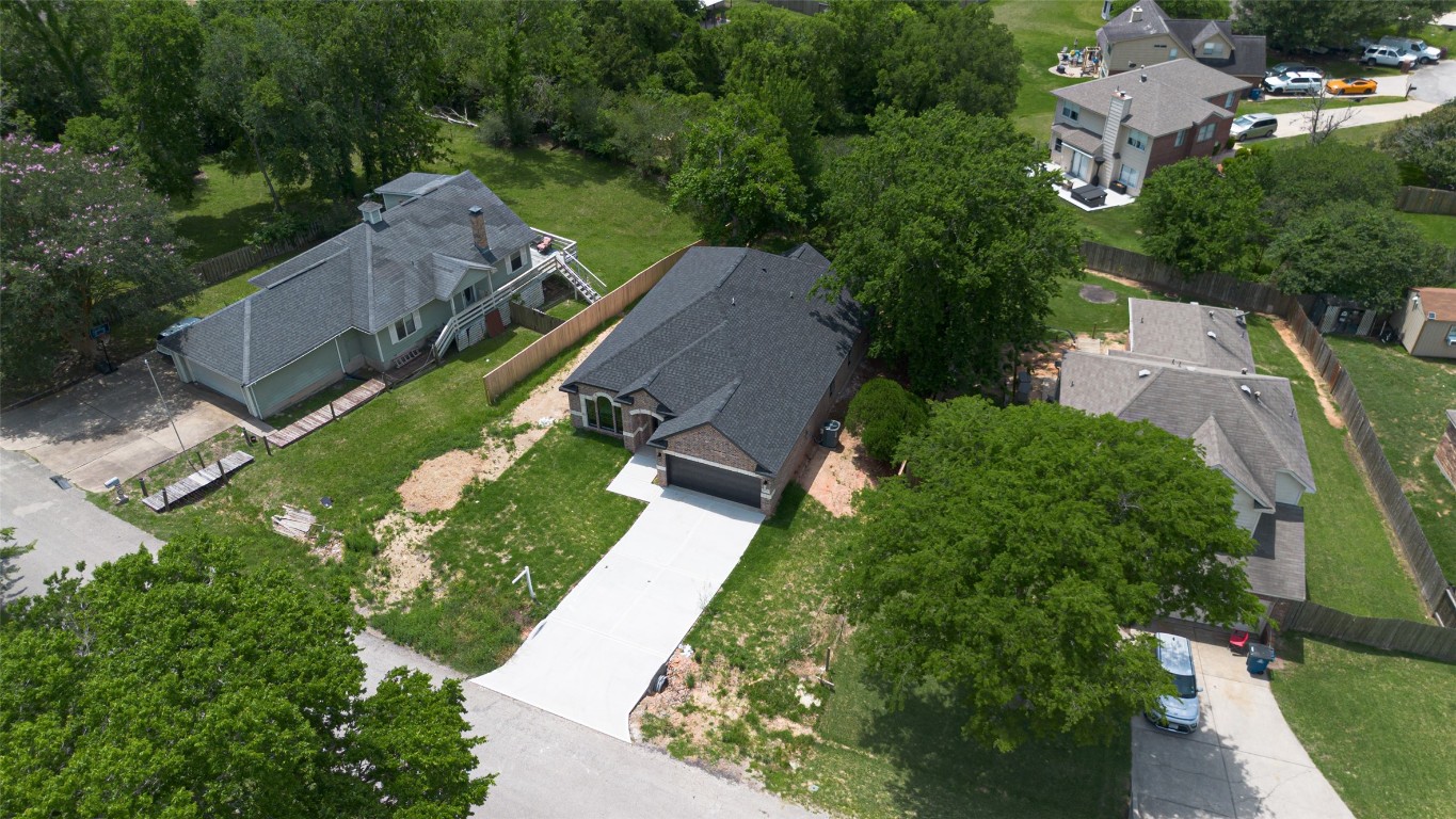 12431 Green Ridge Drive Willis, TX 77318 - Photo 34 of 37 Enjoy community amenities including lake access, boat launch, picnic area, parks, and swimming and fishing on Lake Conroe.