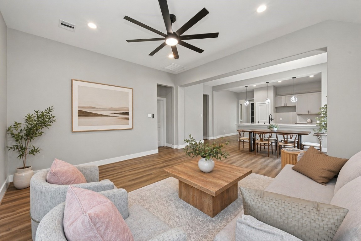 12431 Green Ridge Drive Willis, TX 77318 - Photo 5 of 37 Welcoming entry with high ceilings and an open-concept layout that immediately feels bright and spacious.
